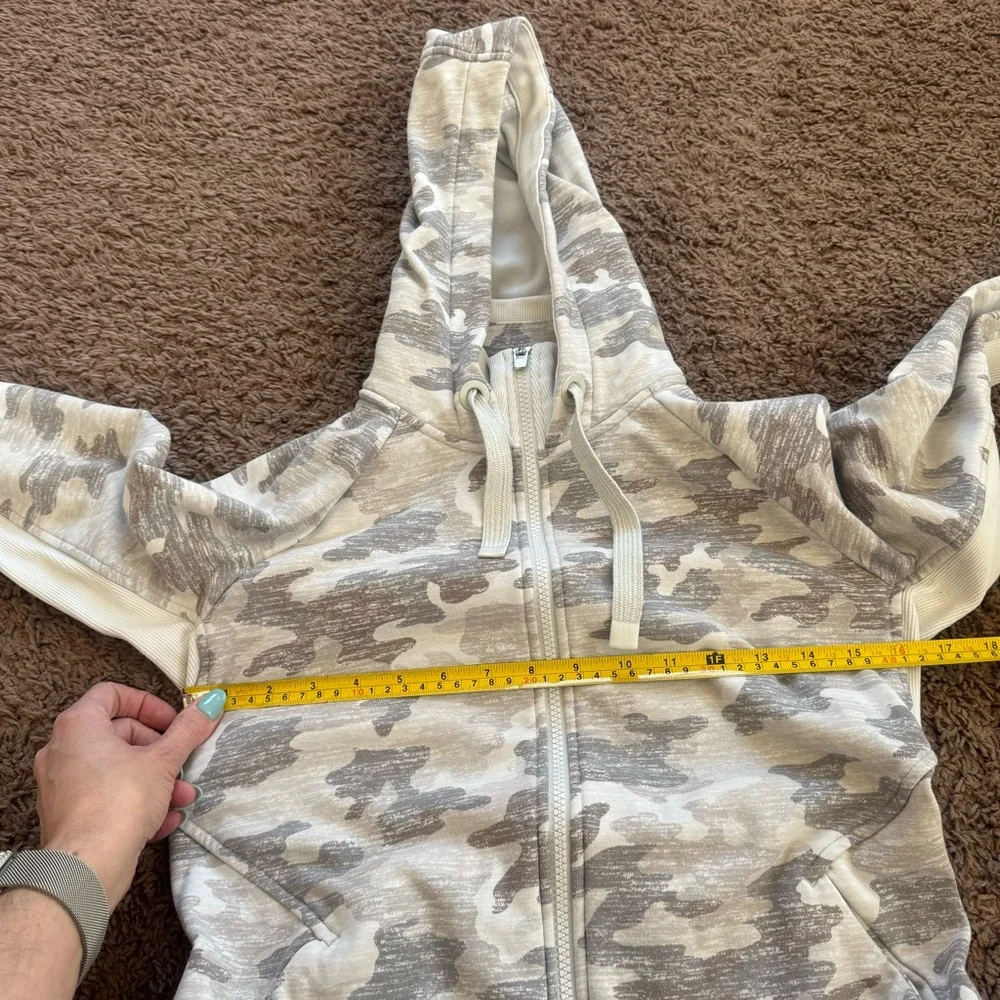 Athleta Triumph Printed Hoodie Gray Camo White Gray Sweatshirt S $118 - Picture 12 of 12